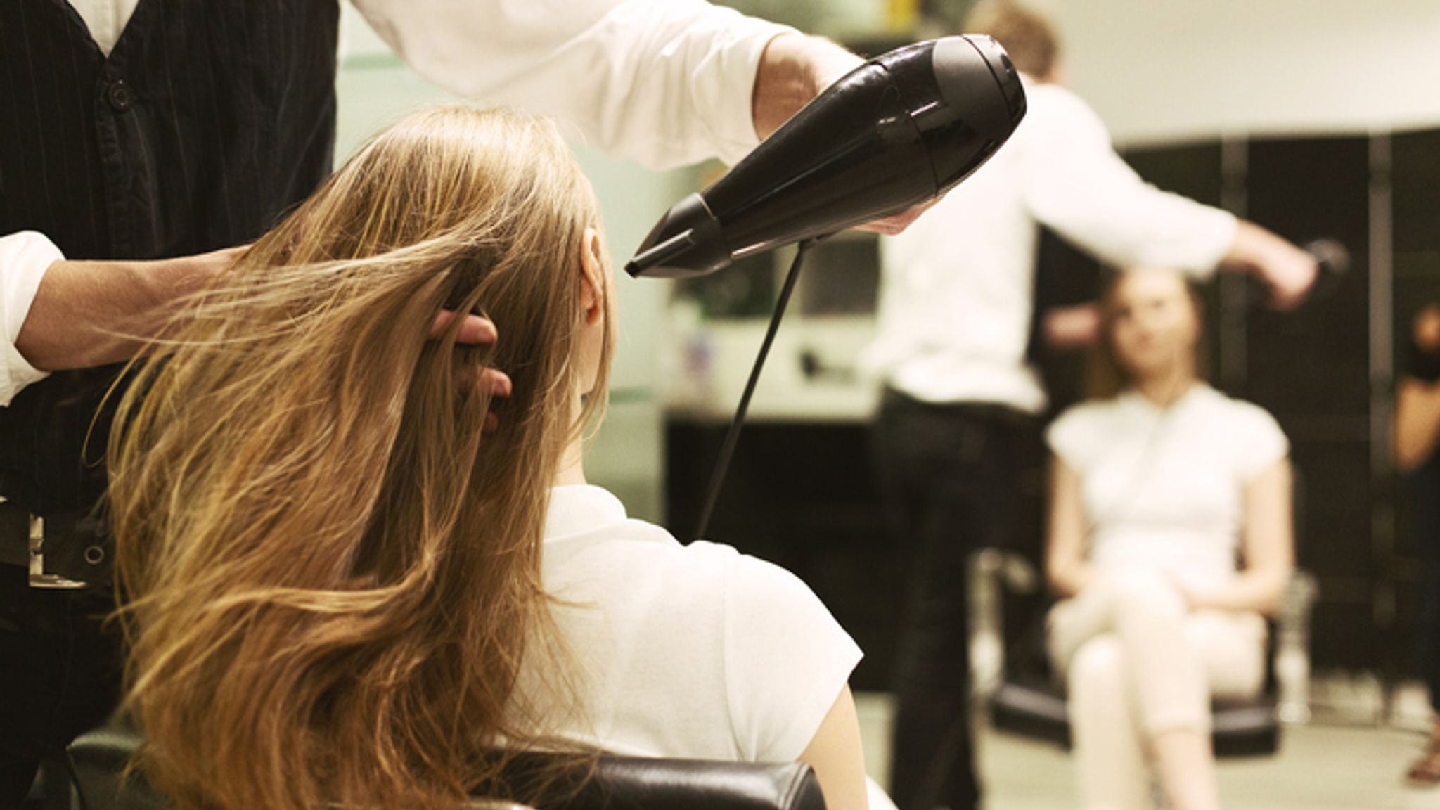 hair dressers in Coolangatta